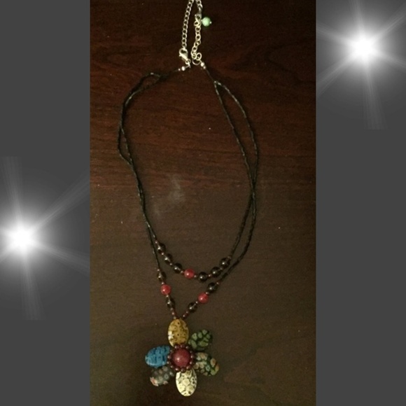 NEVER WORN Flower necklace, 16-18 inches - Picture 2 of 3